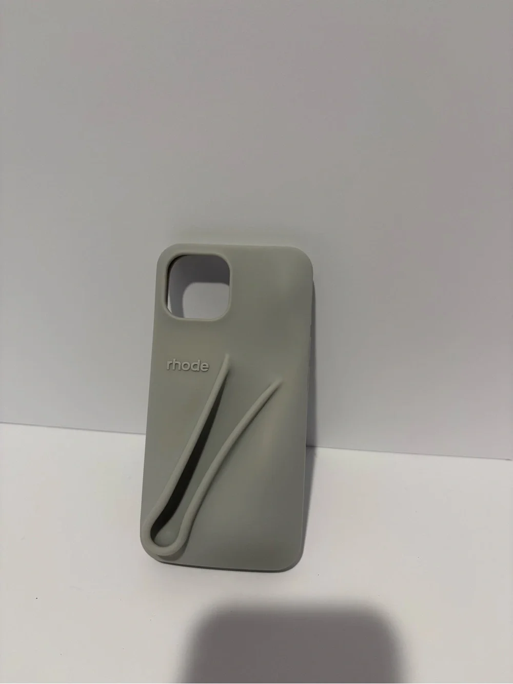 rhode Gray Silicone iPhone 13 /14 Case with Built-In Grip